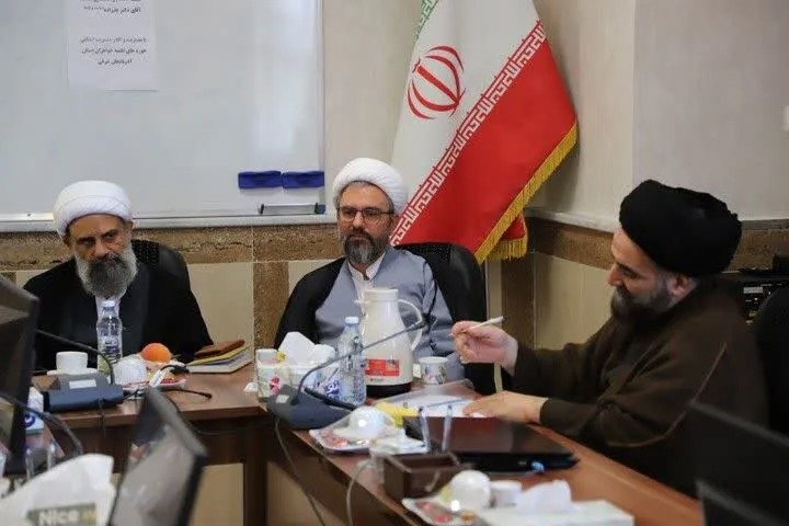 دیدار مدیر حوزه‌های علمیه خواهران کشور با کادر مدیریت آذربایجان‌ شرقی+ تصاویر