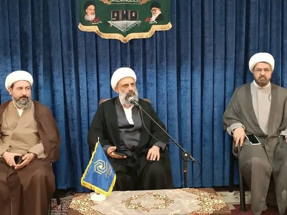 بانوان طلبه افسران اصلی جبهه مقابله با تهاجم فرهنگی هستند