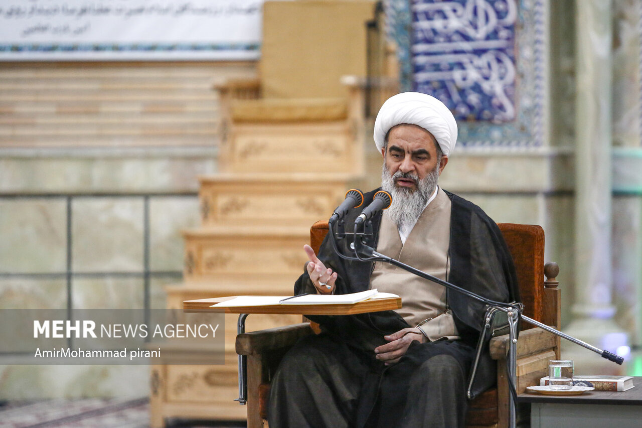 آیت‌الله فاضل لنکرانی: خونخواهی قائد شهید نباید از دستور کار خارج شود