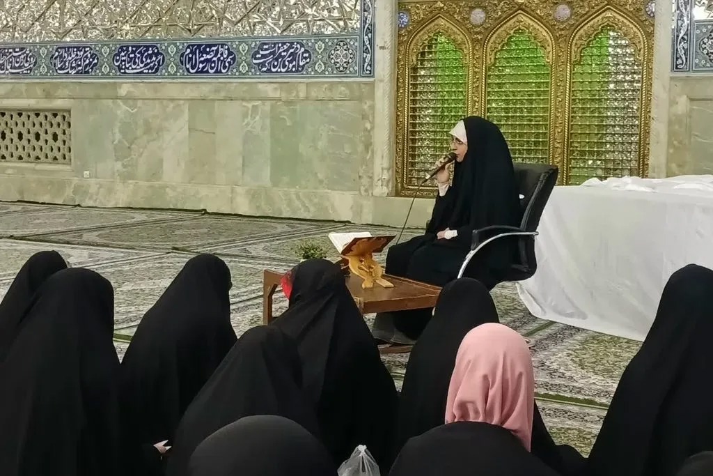 دورهمی دخترانه هیئت معصومانه در ایام سالروز ورود بانوی کرامت به قم