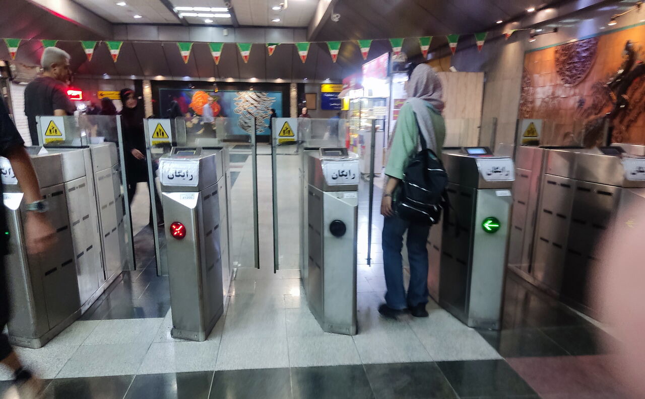 مترو و بی‌آرتی تهران برای ۲ ماه دیگر رایگان ماند