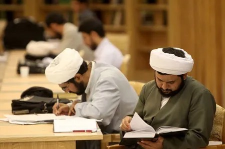 سیاست‌زدگی؛ آفت طلاب