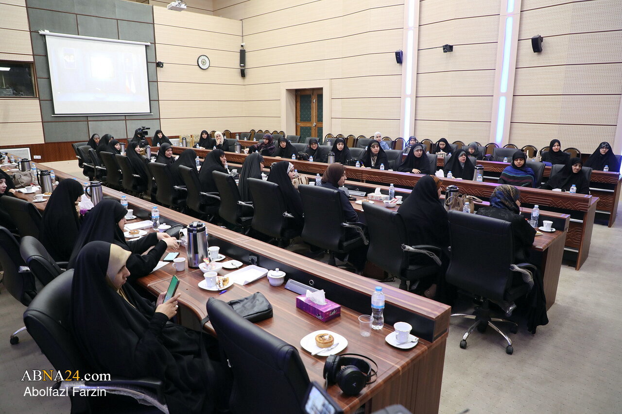نشست «بانوی مقاومت؛ معمار فرهنگ و هویت»