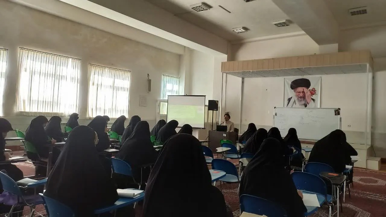 دوره عمومی معارف مهدویت در بروجرد برگزار شد