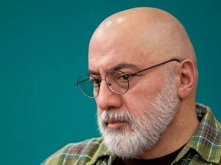 نتوانستیم دو جنگ اخیر را آن‌گونه که باید روایت کنیم