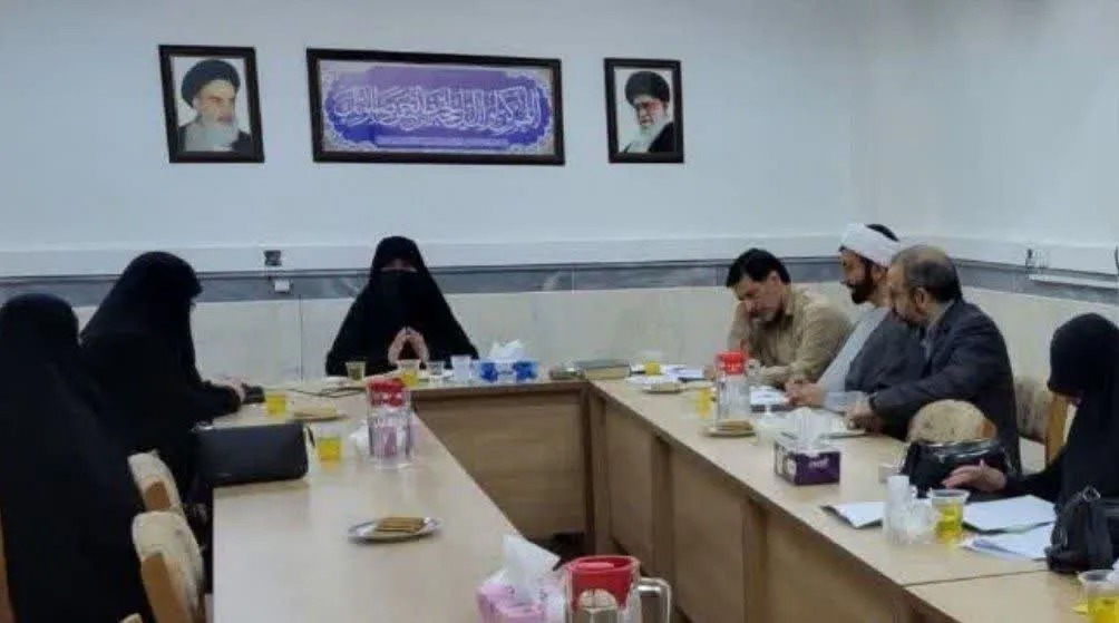 برگزاری جلسه شورای سیاست‌گذاری عفاف و حجاب در کمیته بانوان قرارگاه بلاغ مبین
