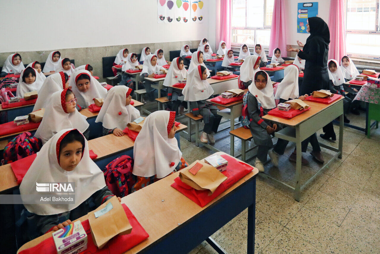 یک‌هزار و ۱۰۰ معلم جدید جذب آموزش و پرورش قم شدند