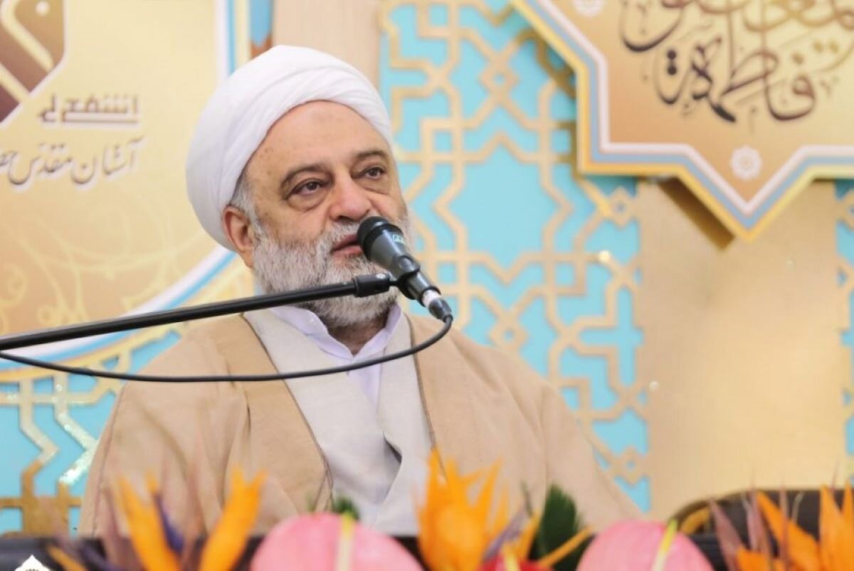 ایمان به خدا و خدمت به مردم بالاترین کمال انسانی در مکتب امام عسکری(ع)