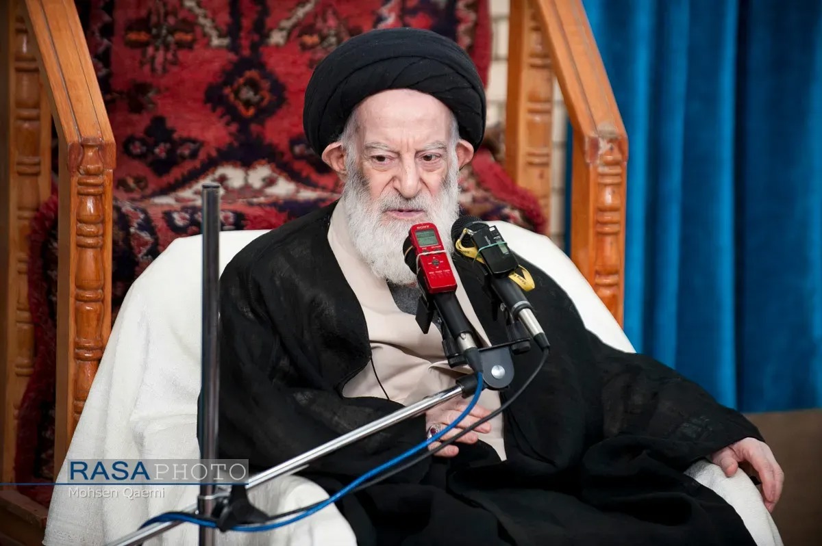 دروس حوزه علمیه بناب در پی ارتحال آیت‌الله شبیری زنجانی تعطیل شد