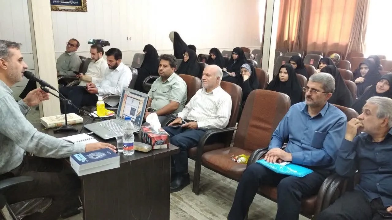 برگزاری نشست تخصصی آشنایی با طرح‌های آموزشی دارالقرآن در کاشان