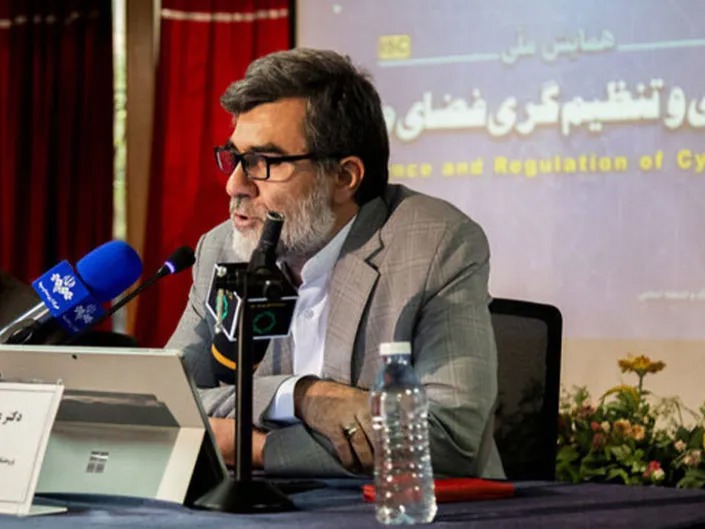 نگاه تخصصی، دقیق و همه‌جانبه به فضای مجازی نداریم
