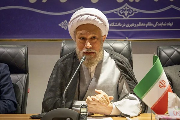 تبیین و گفت‌وگو در دانشگاه ها توسعه یابد