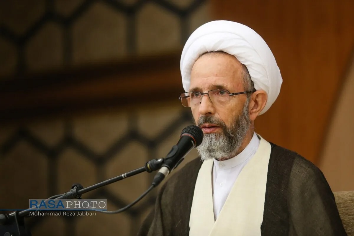 آیت الله شبیری زنجانی در زهد و ساده‌زیستی اسوه حسنه برای حوزویان است