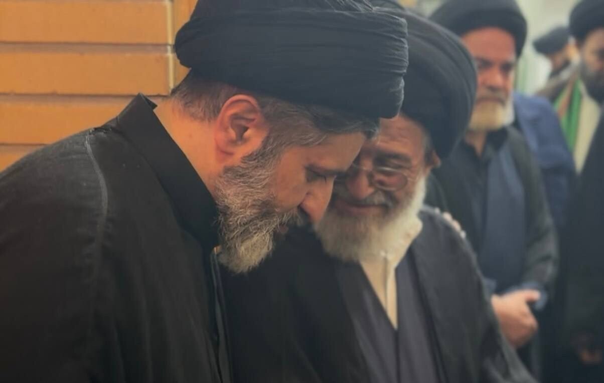 حضور فرزند رهبر شهید در مراسم بزرگداشت آیت‌الله شبیری زنجانی