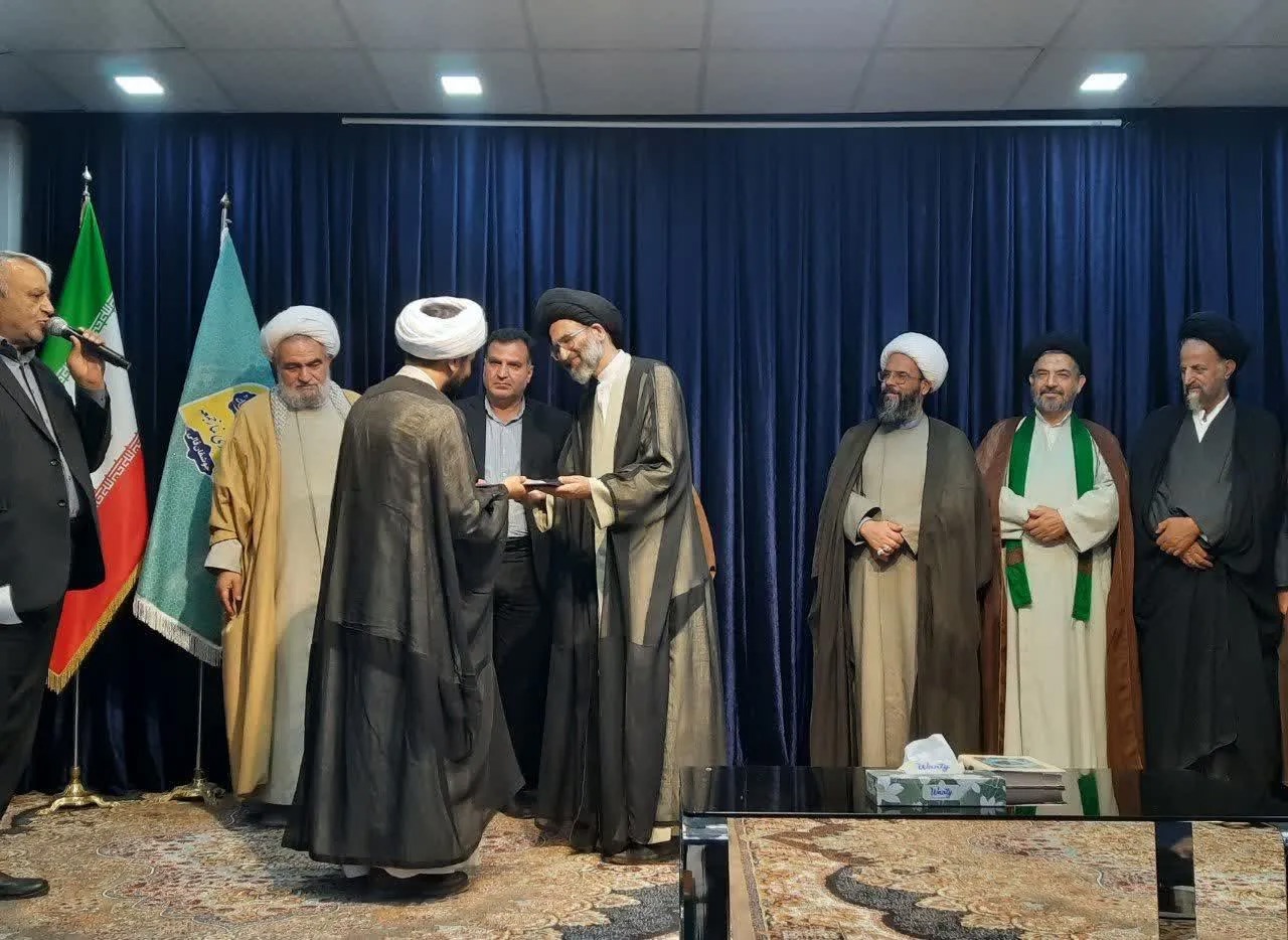 آئین تکریم و معارفه امام جمعه شهر جوشقان قالی کاشان برگزار شد