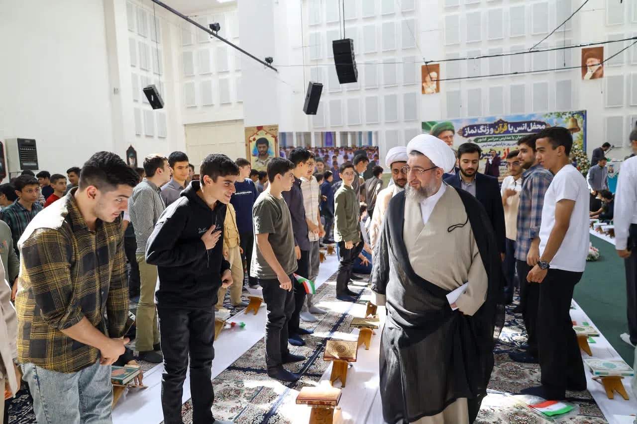 جوانان، علم و فرهنگ ایران قدرت واقعی کشور هستند