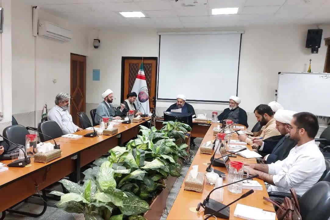 گزارش کرسی ترویجی «تعالی تقنین در منظومه فکری رهبر شهید»  در مشهد مقدس