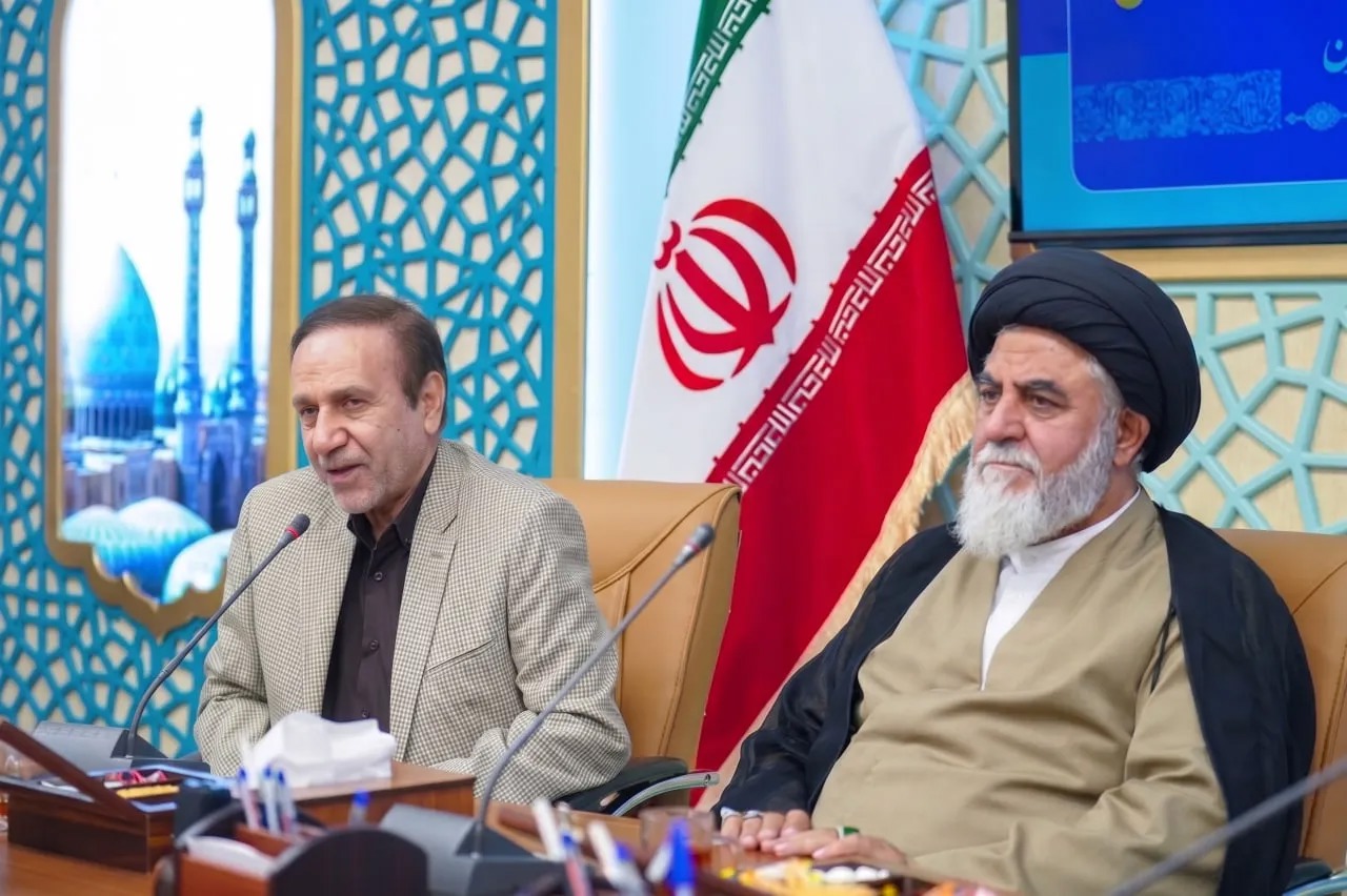 در جنگ فرهنگی نباید میدان را واگذار کنیم