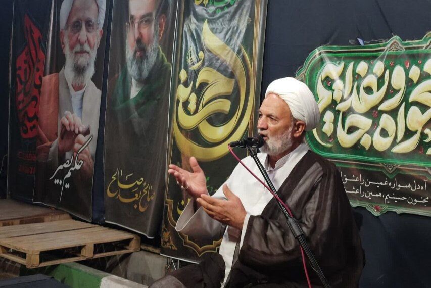روانبخش: تجربه دفاع مقدس چراغ راه ایستادگی در برابر دشمن است