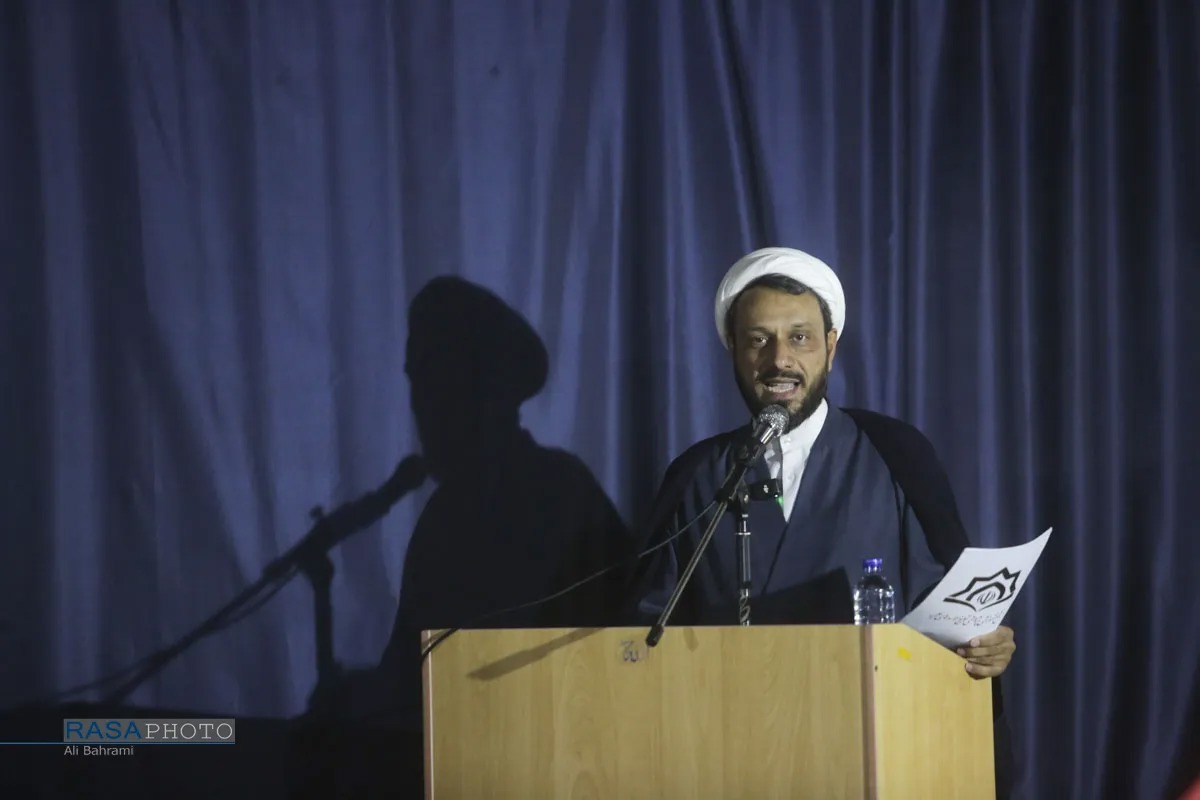 مراسم هفته دفاع مقدس و یادواره شهداء در مجتمع عالی آموزشی پژوهشی تبلیغ