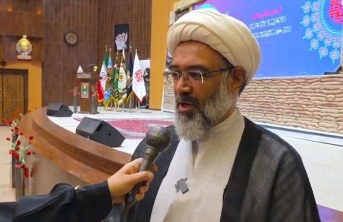 رونمایی از ۱۰ اثر سومین کنگره ملی شهدای قم