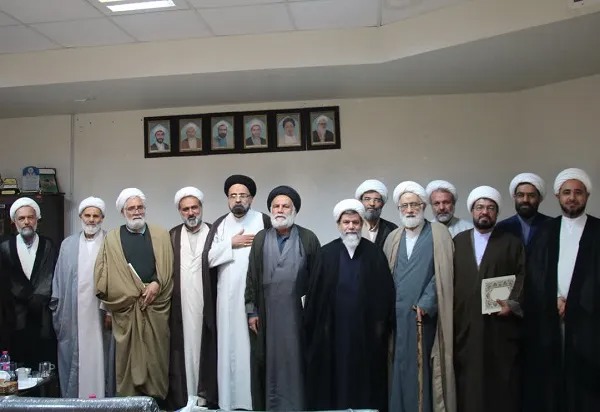 مراسم تجلیل از اساتید رزمنده و ایثارگر مدارس علمیه شیراز برگزار شد