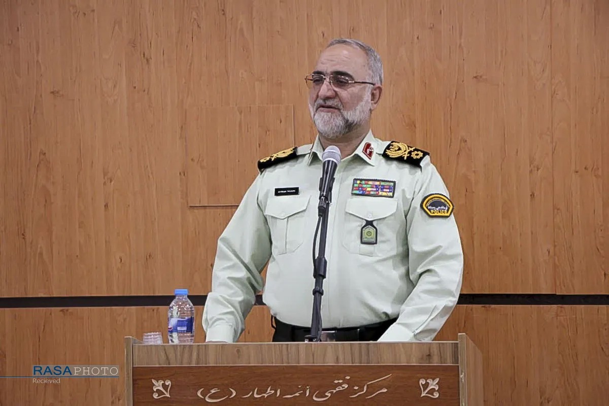 دیدار فرماندهی و مدیران انتظامی استان قم با آیت الله فاضل لنکرانی