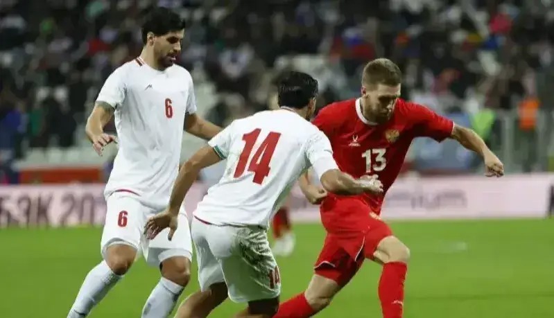 کنایه مدافع روس به ایران: پر خطا و بزن زیرش!