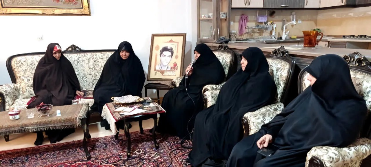 دیدار مدیر جامعه الزهرا با خانواده شهید ابراهیم زاده قمی