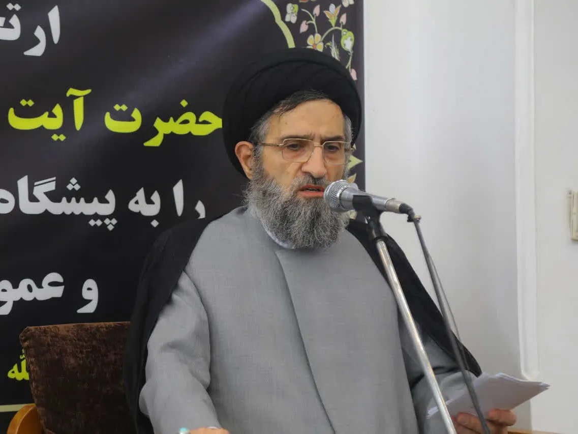 تواضع و زهد، ستون ماندگاری معنویت در سیره آیت‌الله شبیری زنجانی بود
