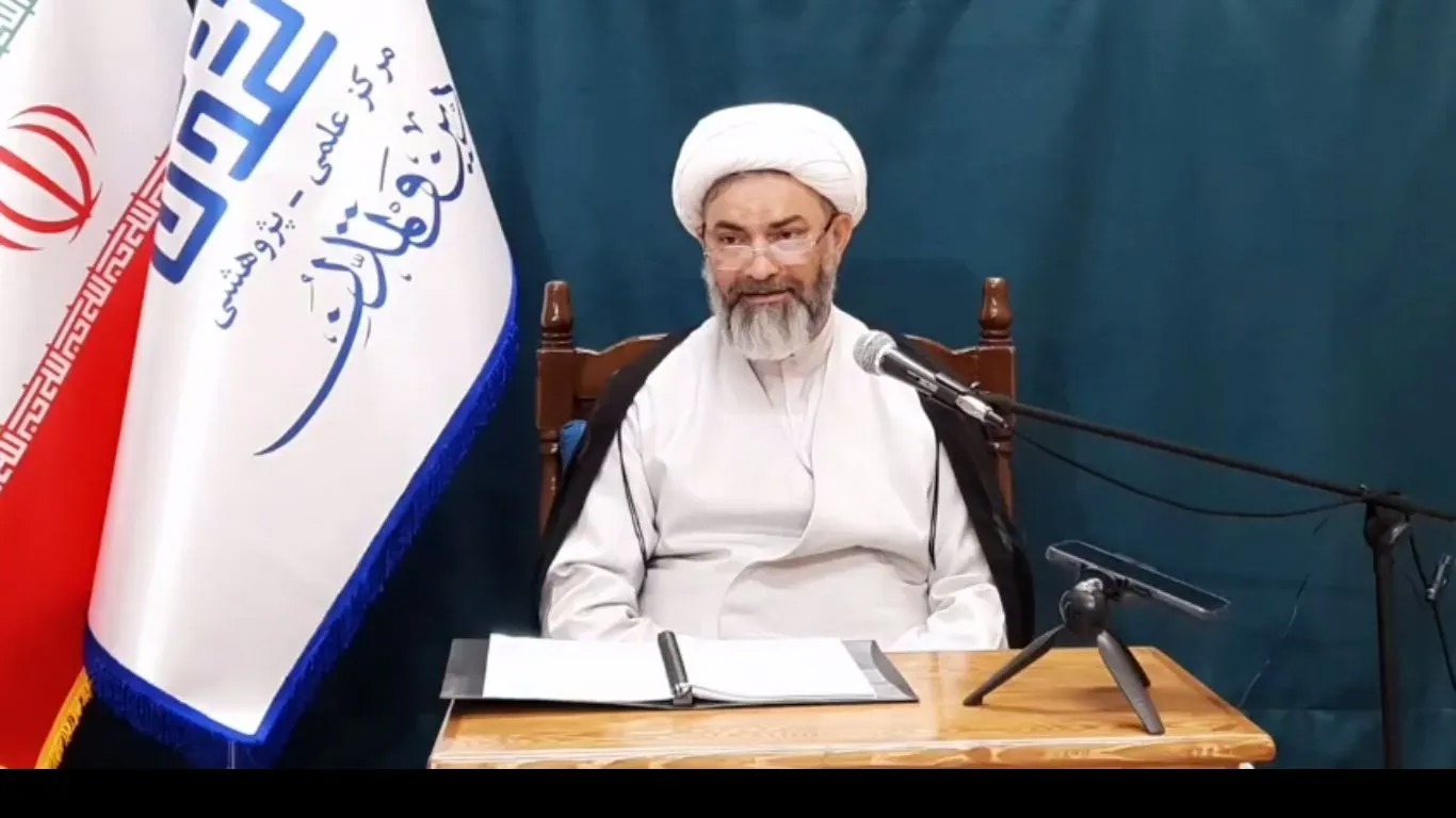 فقه اطلاعات، فرایند کسب و پردازش اطلاعات را با رویکرد حفظ امنیت بررسی می‌کند
