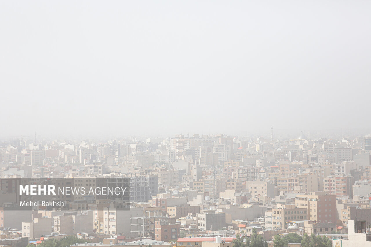 طوفان و گردوخاک چند فیدر برق قم را از مدار خارج کرد