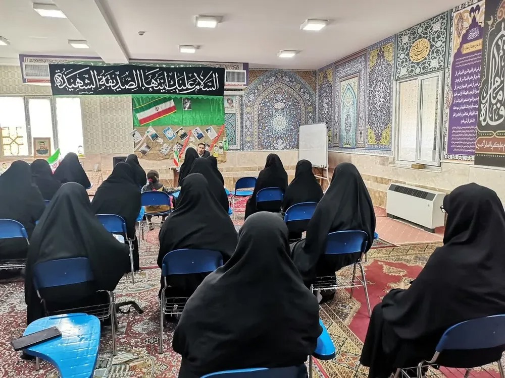 سیره اخلاقی شهدا باید به زبان روز برای نسل جوان تبیین شود