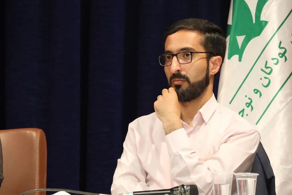 هفته ملی کودک در بام ایران؛ از پرچم‌گردانی کودکان تا برپایی تماشاخانه سیار در مناطق محروم