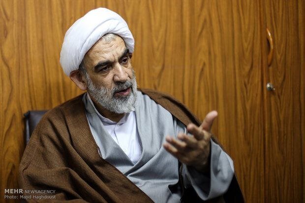 قمی: آرمان‌های رهبر شهید باید از صفحات کتاب به متن زندگی جامعه برسد