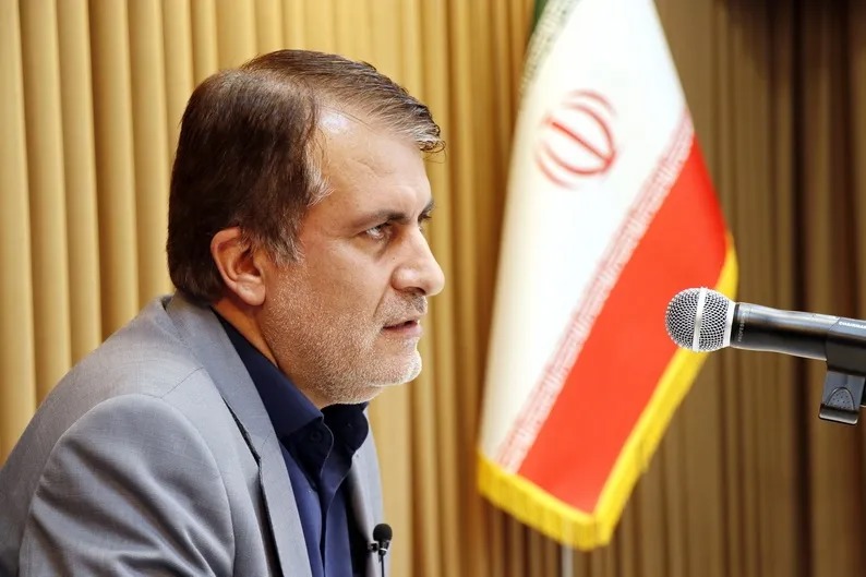 مقررات نباید با قانون اساسی و قوانین عادی مغایرت داشته باشند.