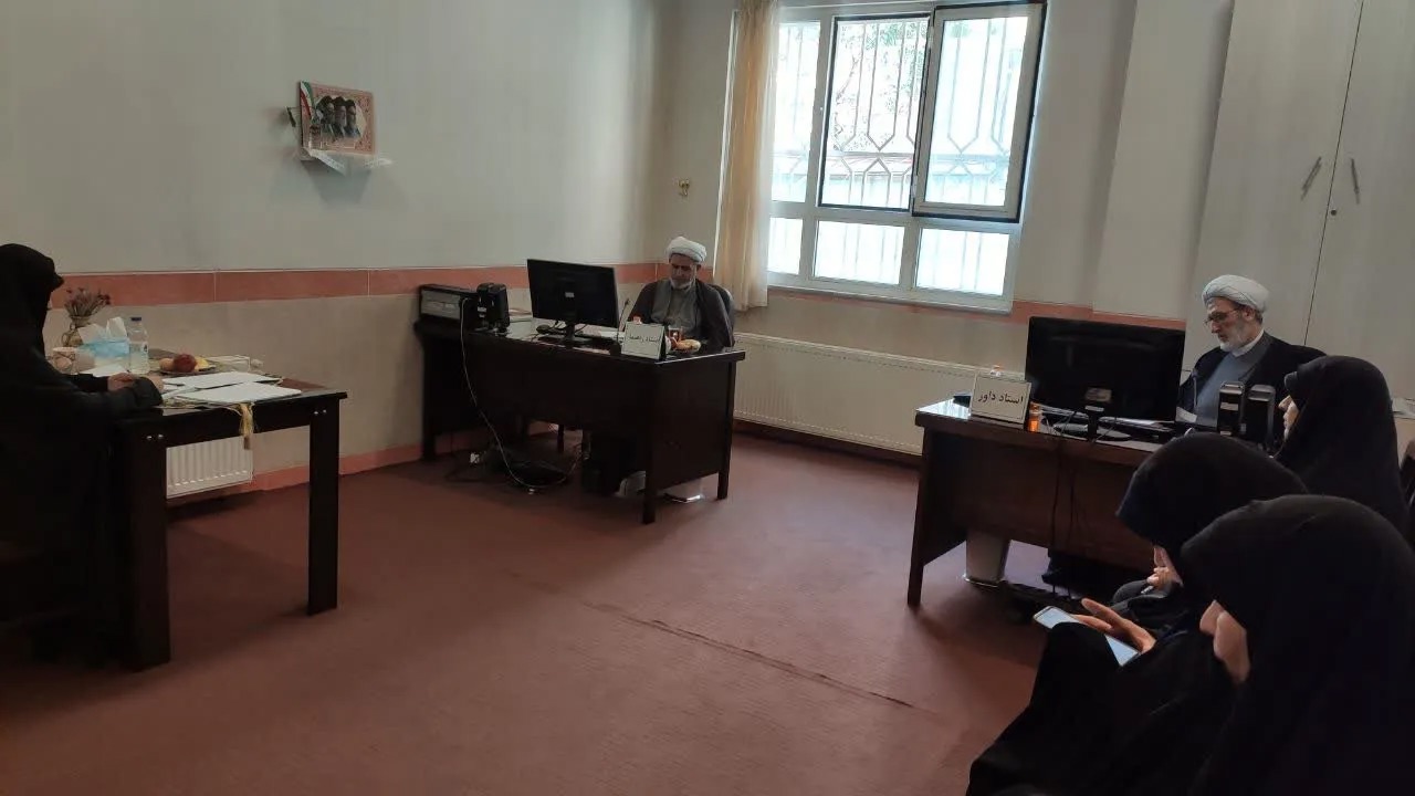 دفاع موفقیت‌آمیز از پایان‌نامه تخصصی مهدویت در مدرسه الزهراء