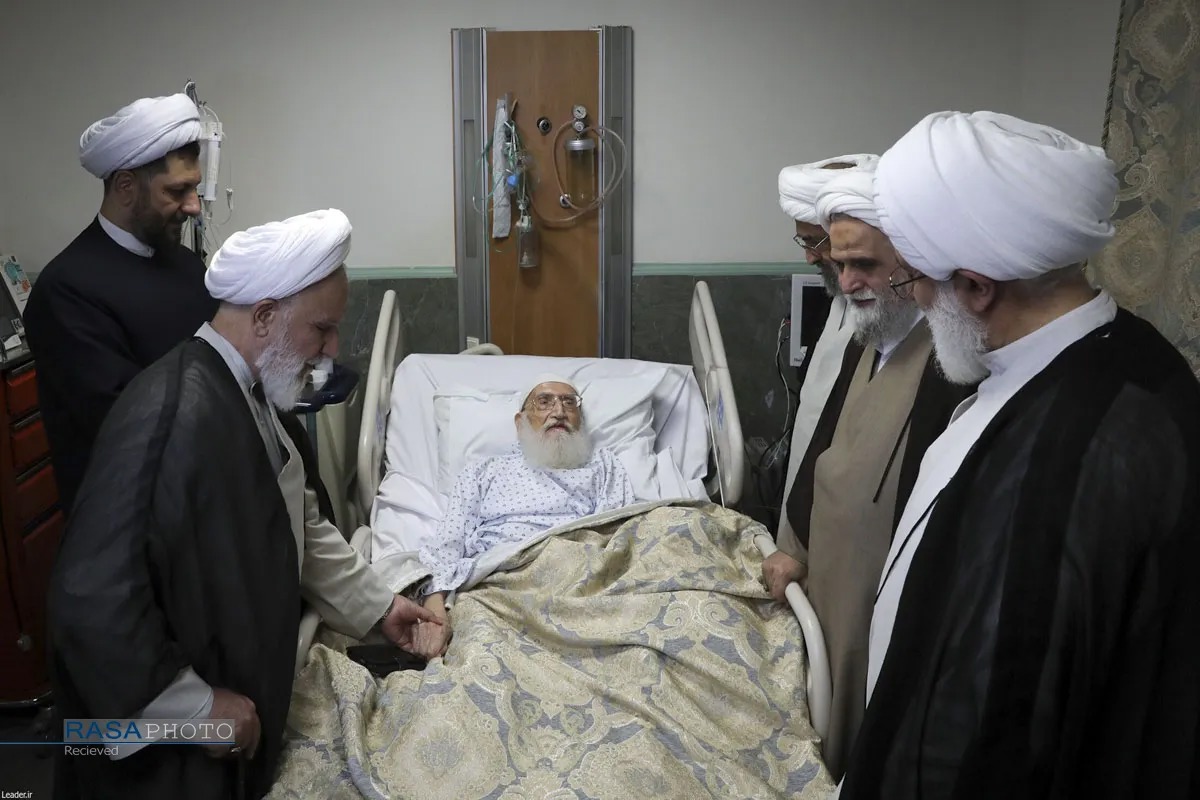 عیادت نمایندگان رهبر انقلاب از حضرت آیت‌الله نوری همدانی