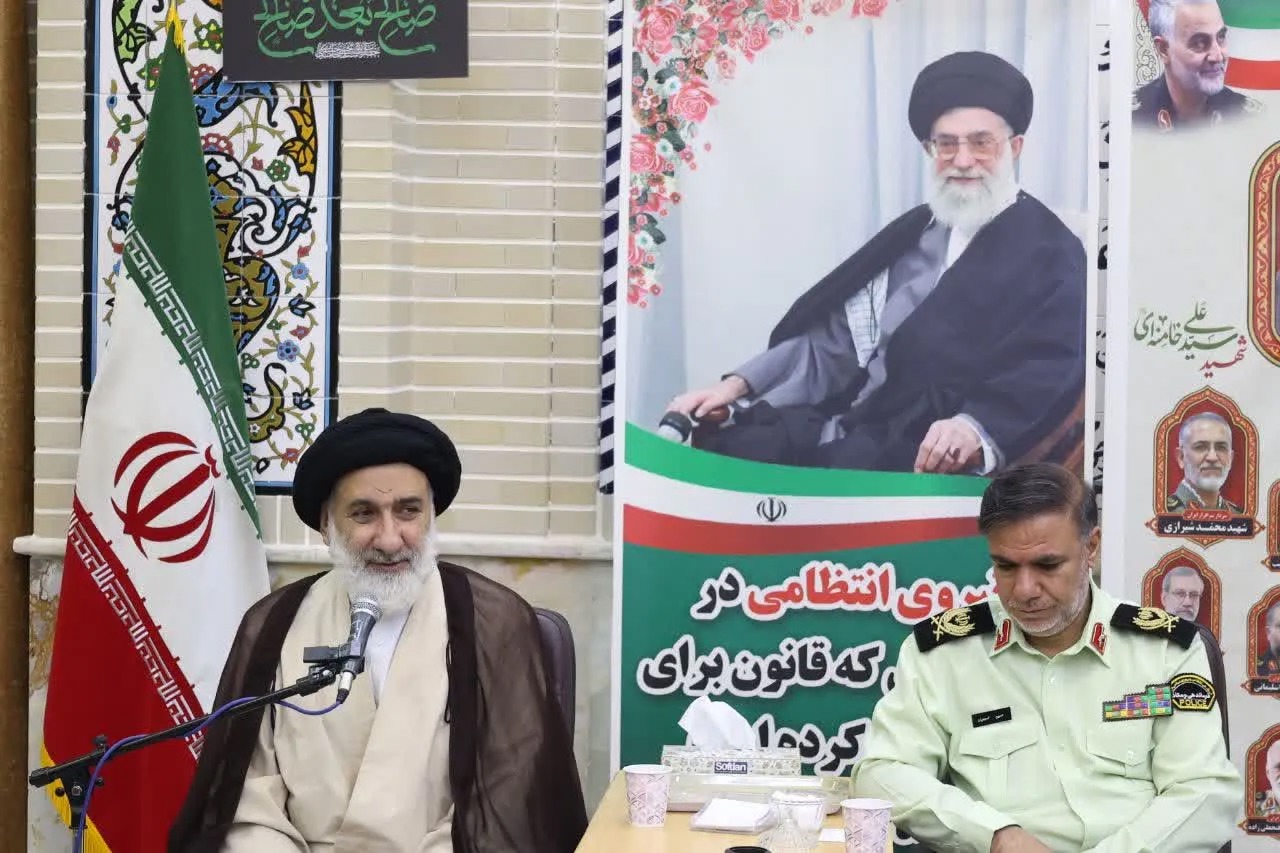 پلیس جمهوری اسلامی در برابر مردم متواضع و فروتن است