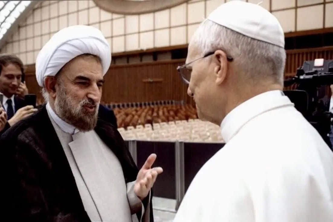 جانب بیماری که صدایش شنیده نمی‌شود را بگیرید