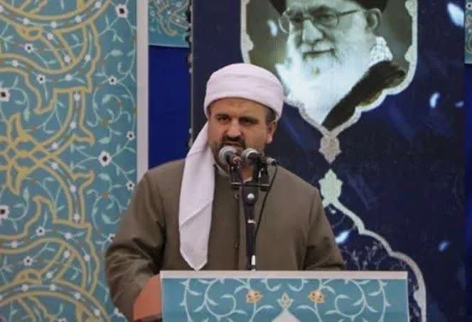 توهم سازش با مستکبران نتیجه‌ای جز خسران ندارد