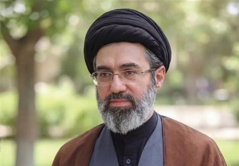 تصاویر منتشر نشده از دیدار رهبر انقلاب با علامه مصباح یزدی