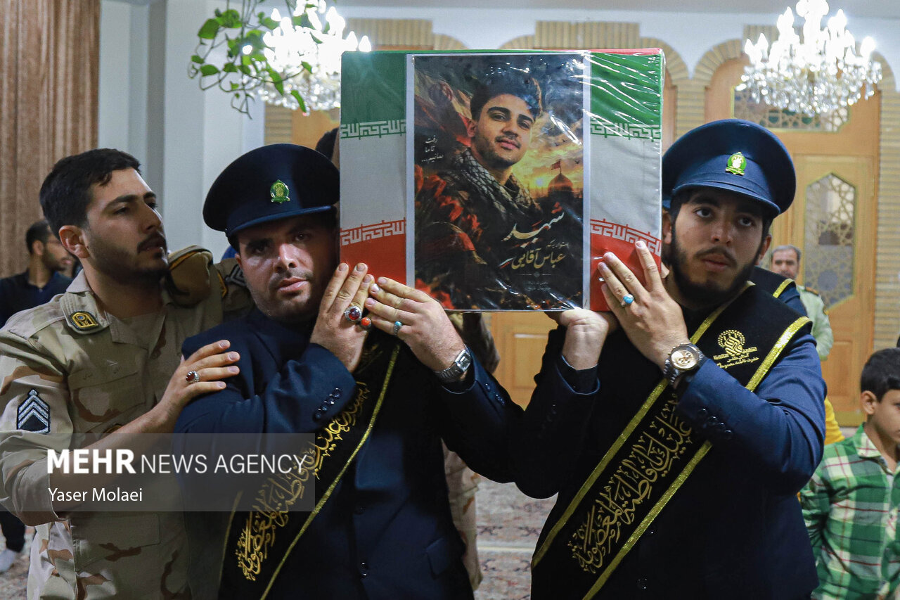 تشییع پیکر شهید عباس آقایی در قم آغاز شد