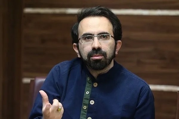 آمریکا برای پیروزی بر ایران به ریش سفید سقراط قسم میخورد!