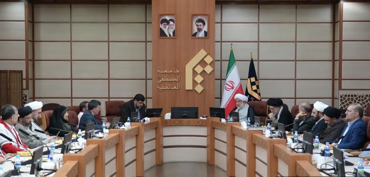 قدردانی رئیس جامعهالمصطفی از خدمات هلال احمر در دو جنگ تحمیلی اخیر