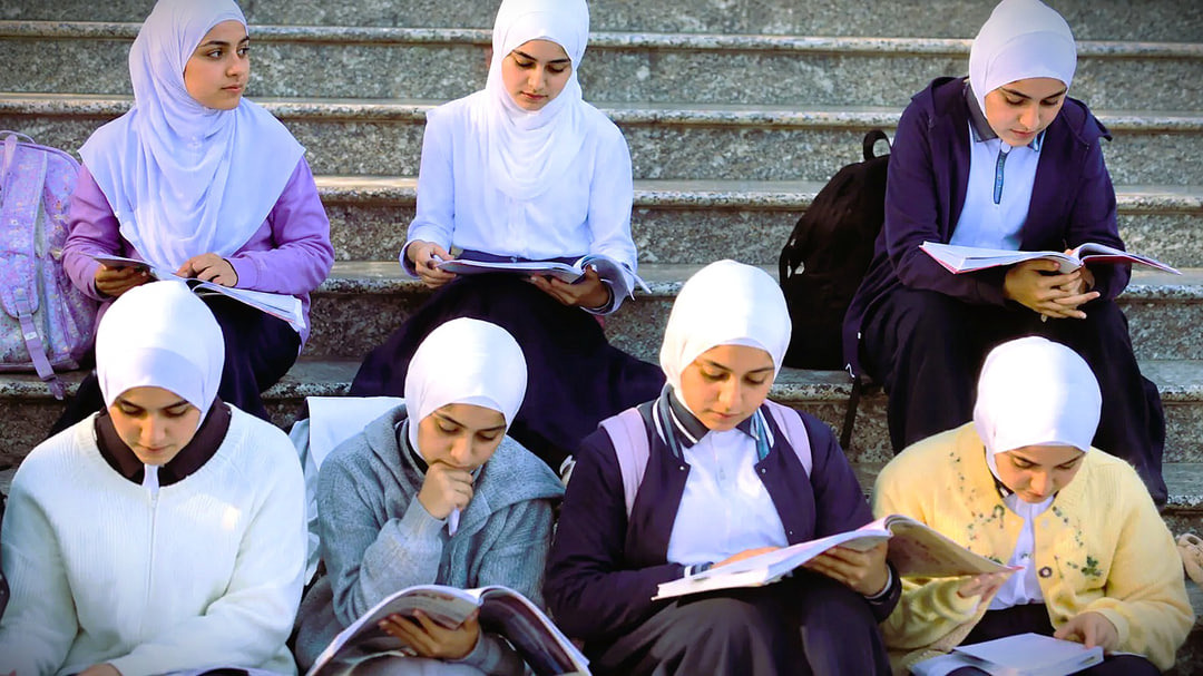 ویدئوی جدید از ممانعت از ورود دختران محجبه به مدارس در آذربایجان