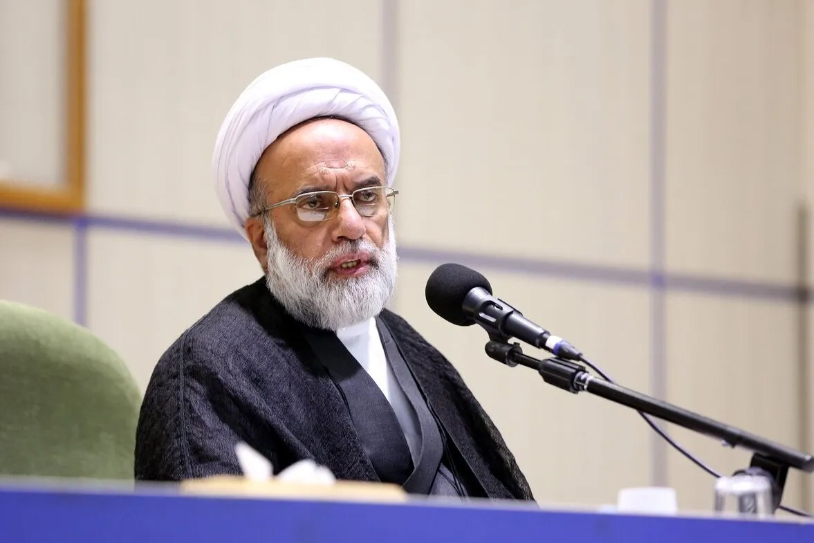معارف عرفانی علامه حسن‌زاده آملی باید با زبانی ساده به جهان معرفی شود