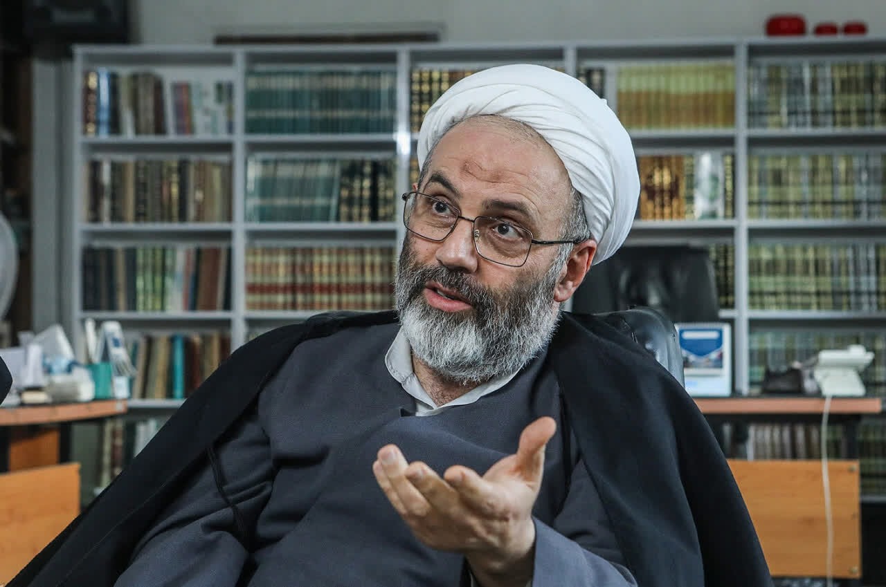 تهرانی: حیا، پرده حفاظتی دین است/ با فاسق و فاجر معاشرت نکنید