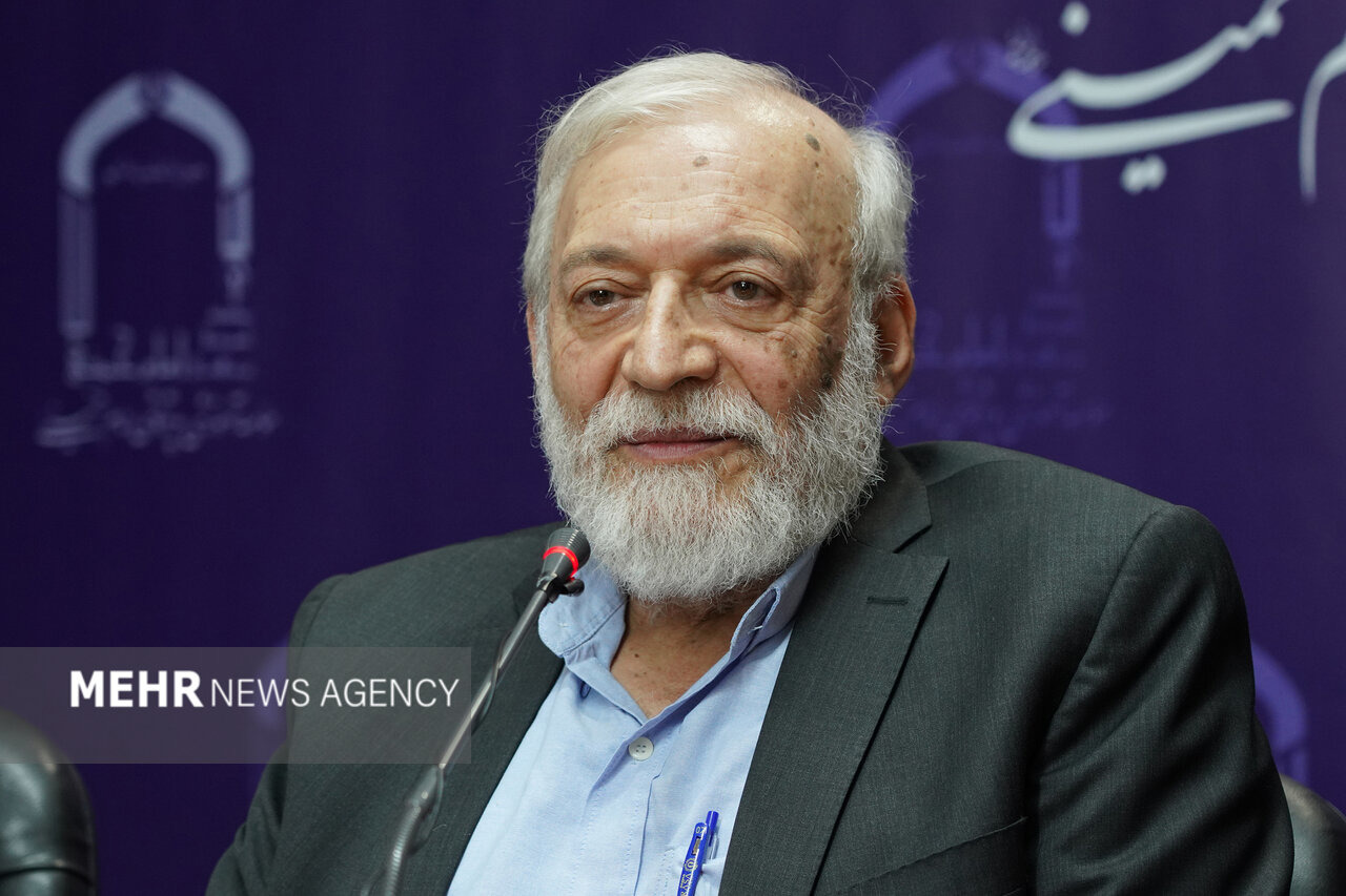 لاریجانی: تصمیم‌گیری درباره جنگ و صلح در صلاحیت ولی‌فقیه است