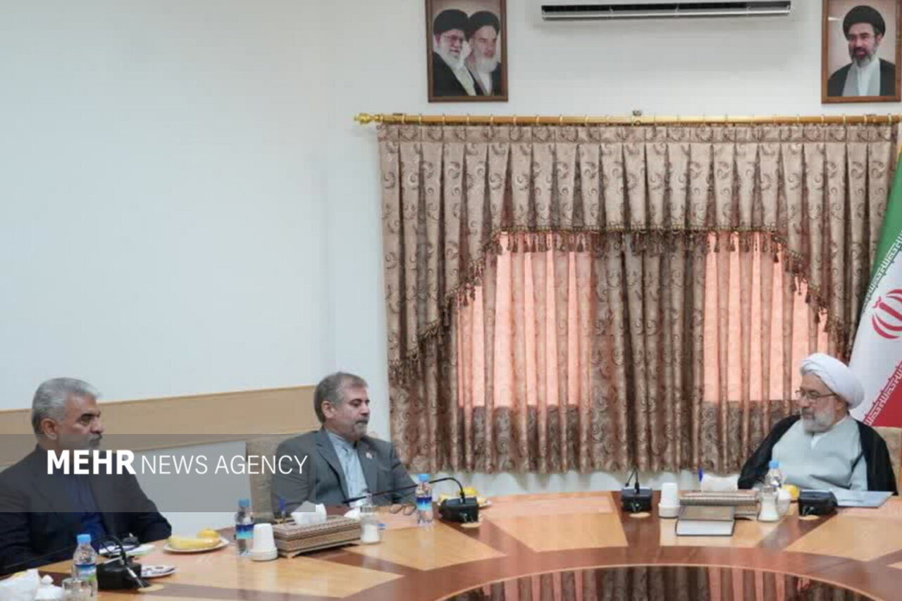 سفرای ایران در اوگاندا و سنگال با رئیس جامعه‌المصطفی دیدار کردند